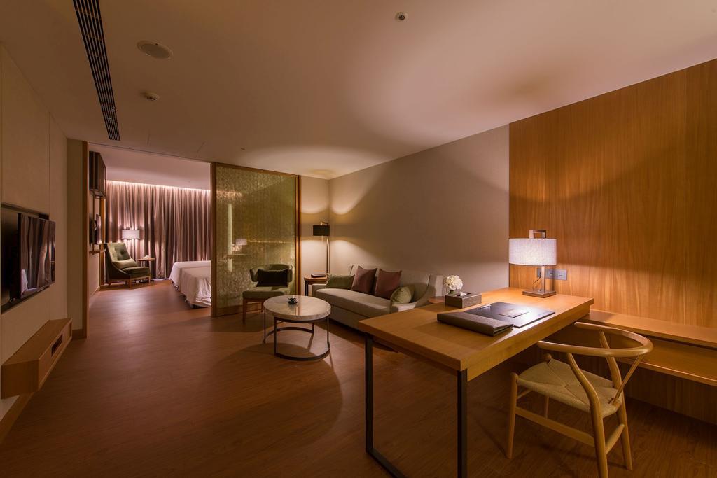 Golden Lake Hotel Цзиньху Экстерьер фото