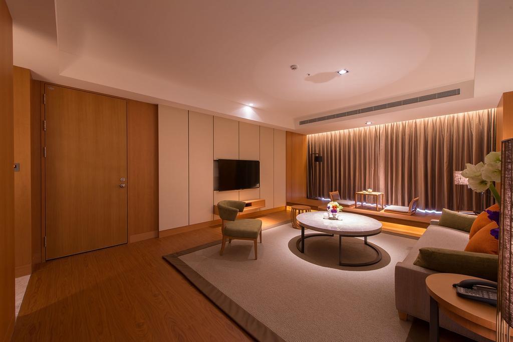 Golden Lake Hotel Цзиньху Экстерьер фото