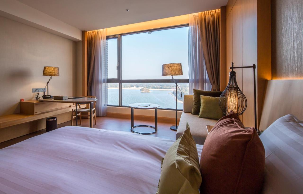Golden Lake Hotel Цзиньху Экстерьер фото